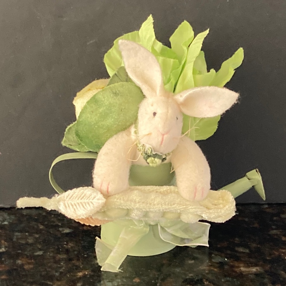 White Rabbit & Pea Pod In Watering Can With Cabbage & Lettuce/NEW!!!